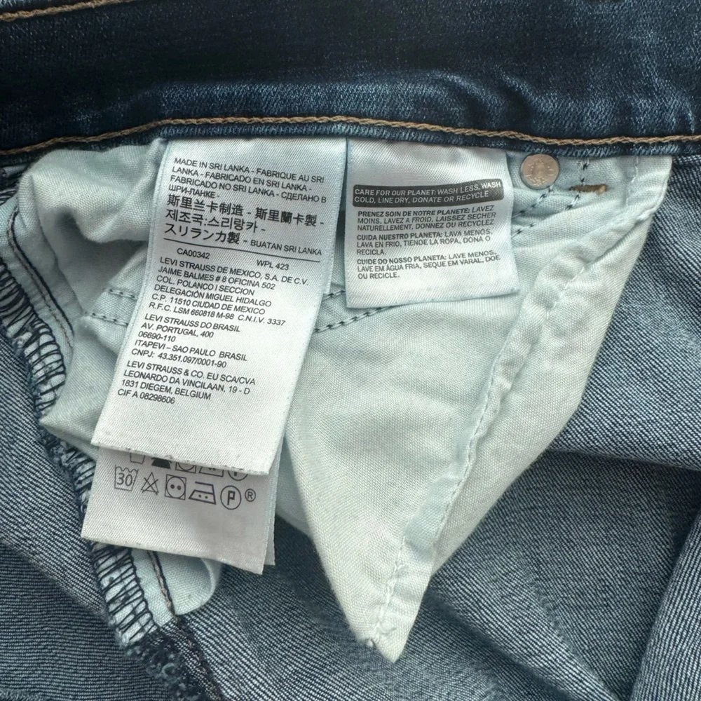Levi’s Bermuda Jean Shorts Women’s size 30 - Picture 14 of 14